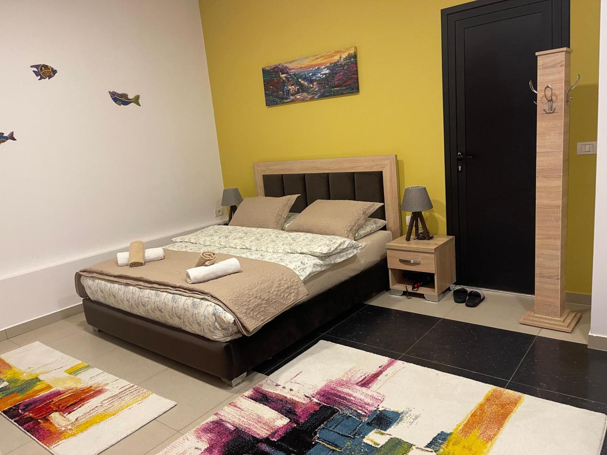 פוגרדץ Small Hotel Ora מראה חיצוני תמונה