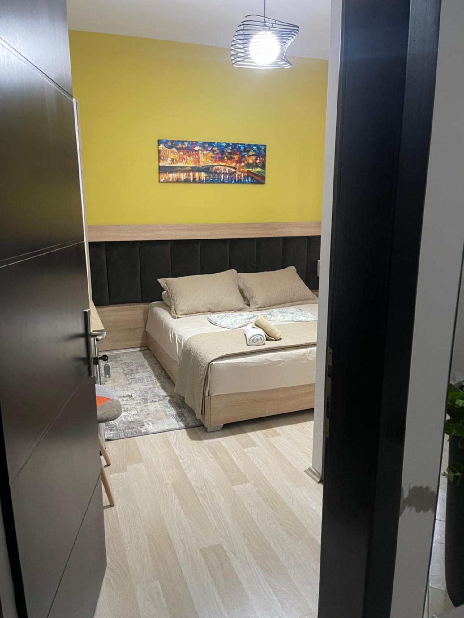 פוגרדץ Small Hotel Ora מראה חיצוני תמונה
