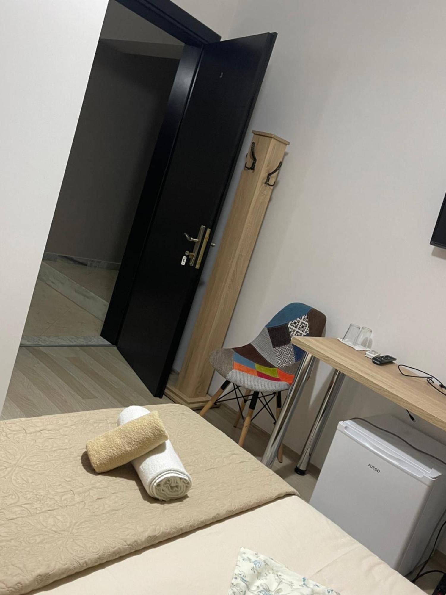 פוגרדץ Small Hotel Ora מראה חיצוני תמונה