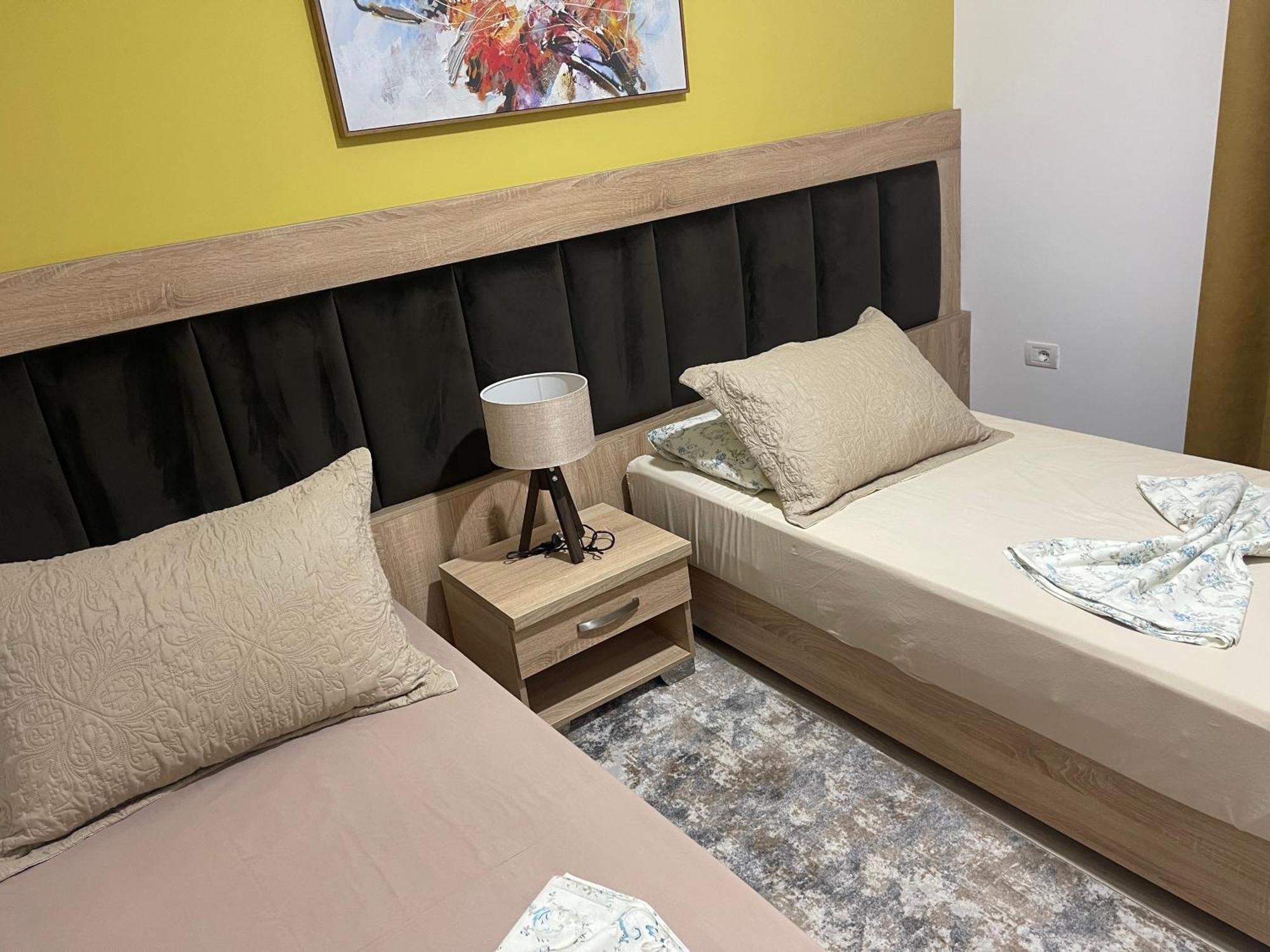 פוגרדץ Small Hotel Ora מראה חיצוני תמונה