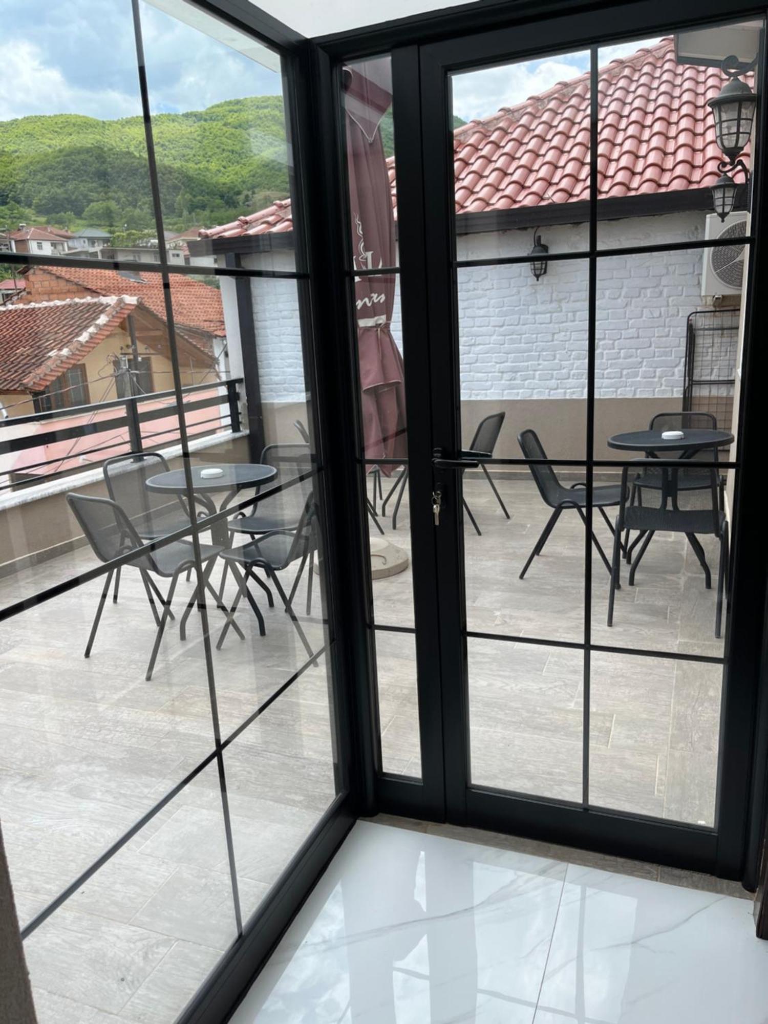 פוגרדץ Small Hotel Ora מראה חיצוני תמונה